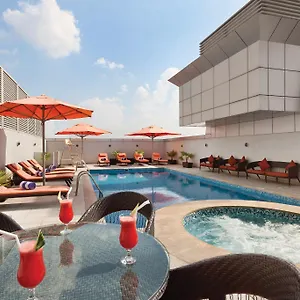 Ramada By Wyndham Deira **** דובאי
